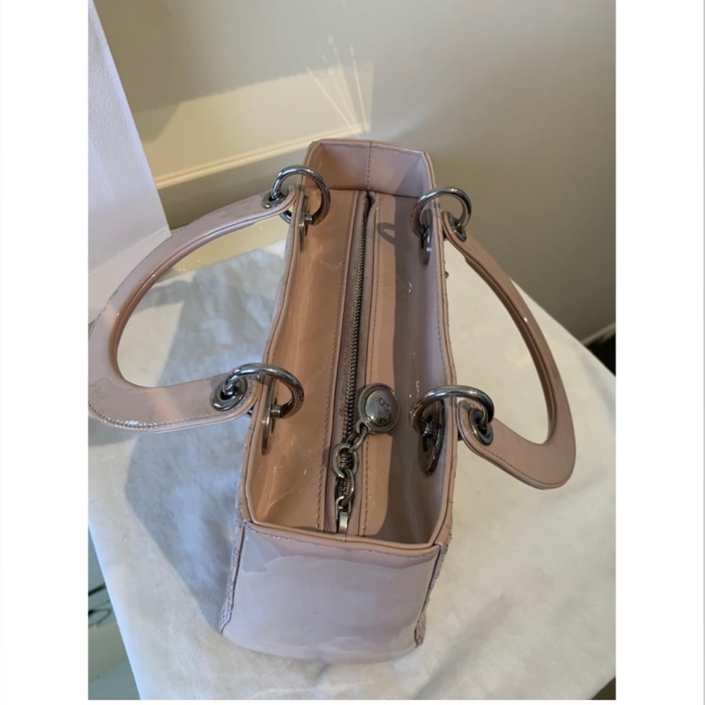 Lady Dior patent leather bag. Tags and strap included. See photos for details - Picture 7 of 10